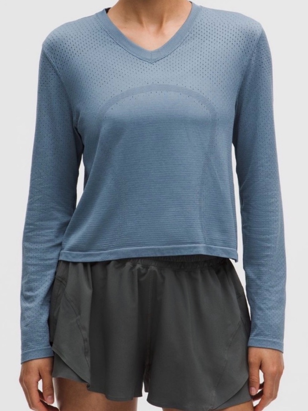 NWT Lululemon Swiftly Open Hole V-Neck  Long Sleeve Shirt Active $78 Steel Blue